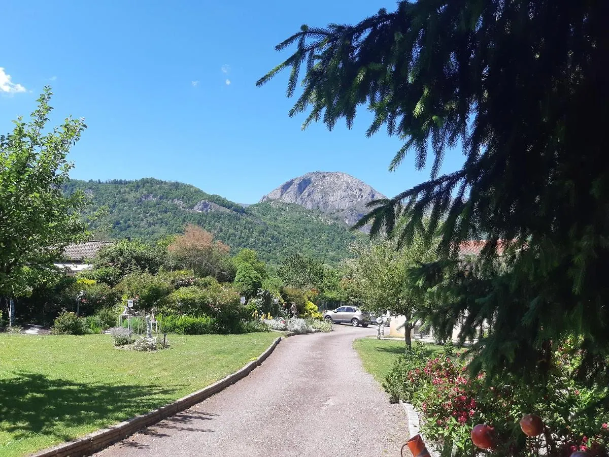 Gite La Treille Nature Au Clos Des Pradals Ariege